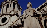 Victoria Statue at St Pauls