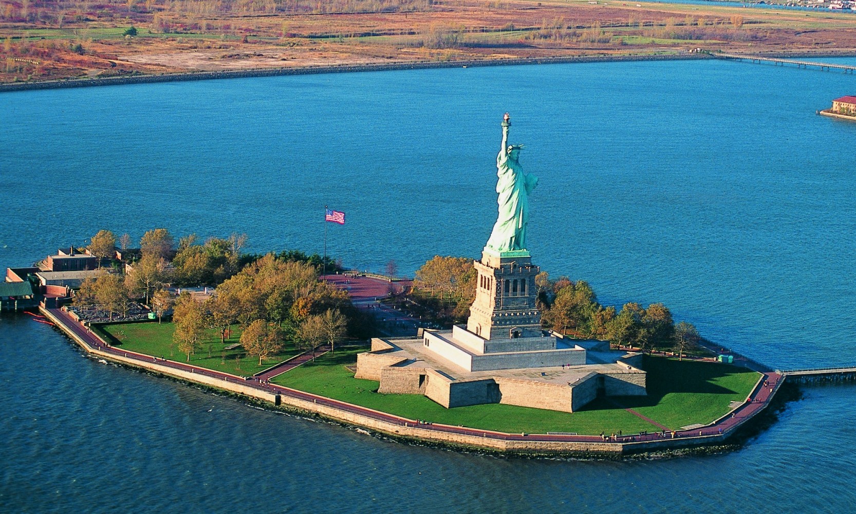 Statue of Liberty and Ellis Island, New York 612