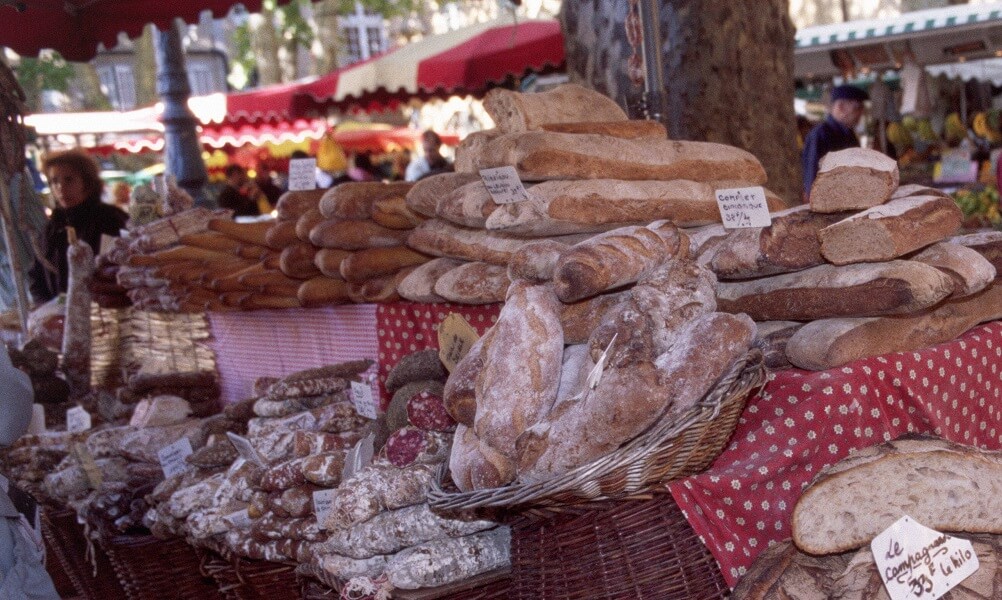 Europe, France, Provence, French, Mediterranean, markets, breads, loaf, loaves, food, shopping, retail