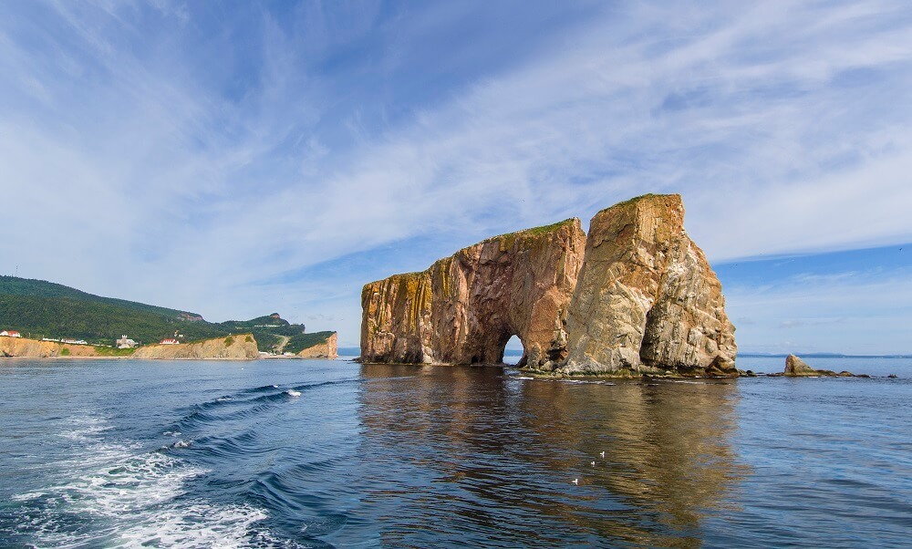Boat tour around the rock of Percé
