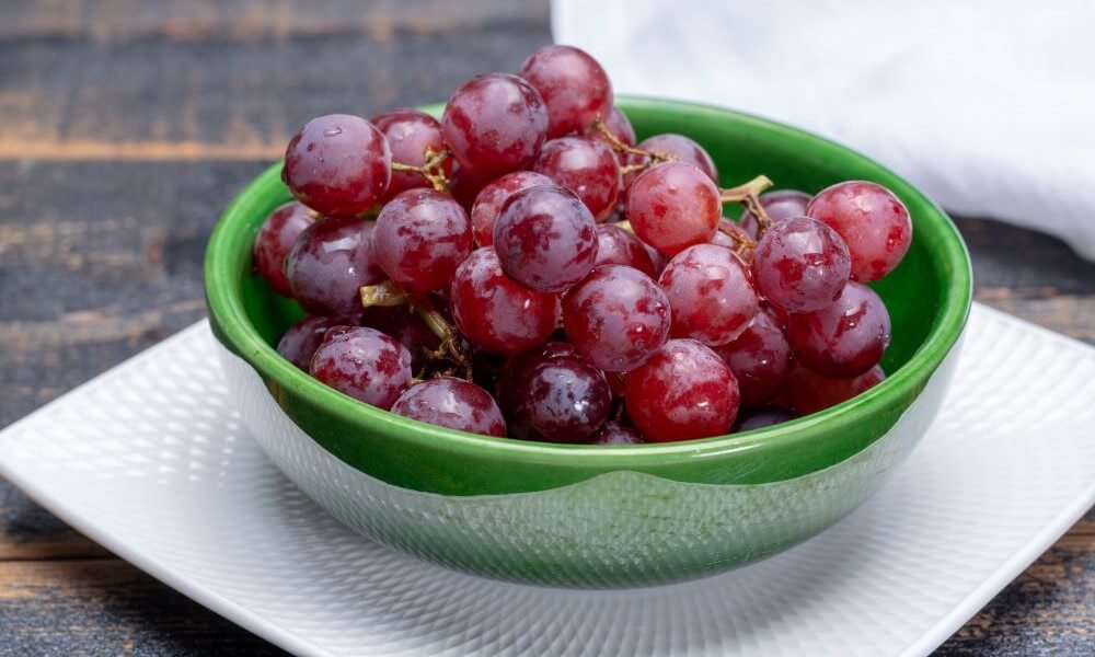 grapes in a bowl